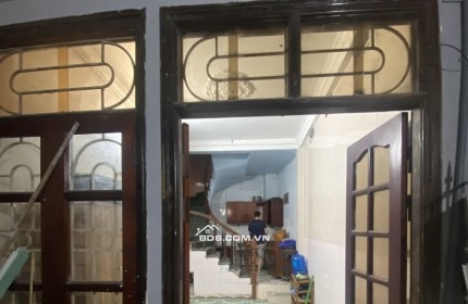 CHO THUÊ NHÀ NGUYÊN CĂN NGÕ CHÙA LÁNG 3 TẦNG, 30M2, 3 NGỦ, 3 WC, GIÁ 12 TRIỆU